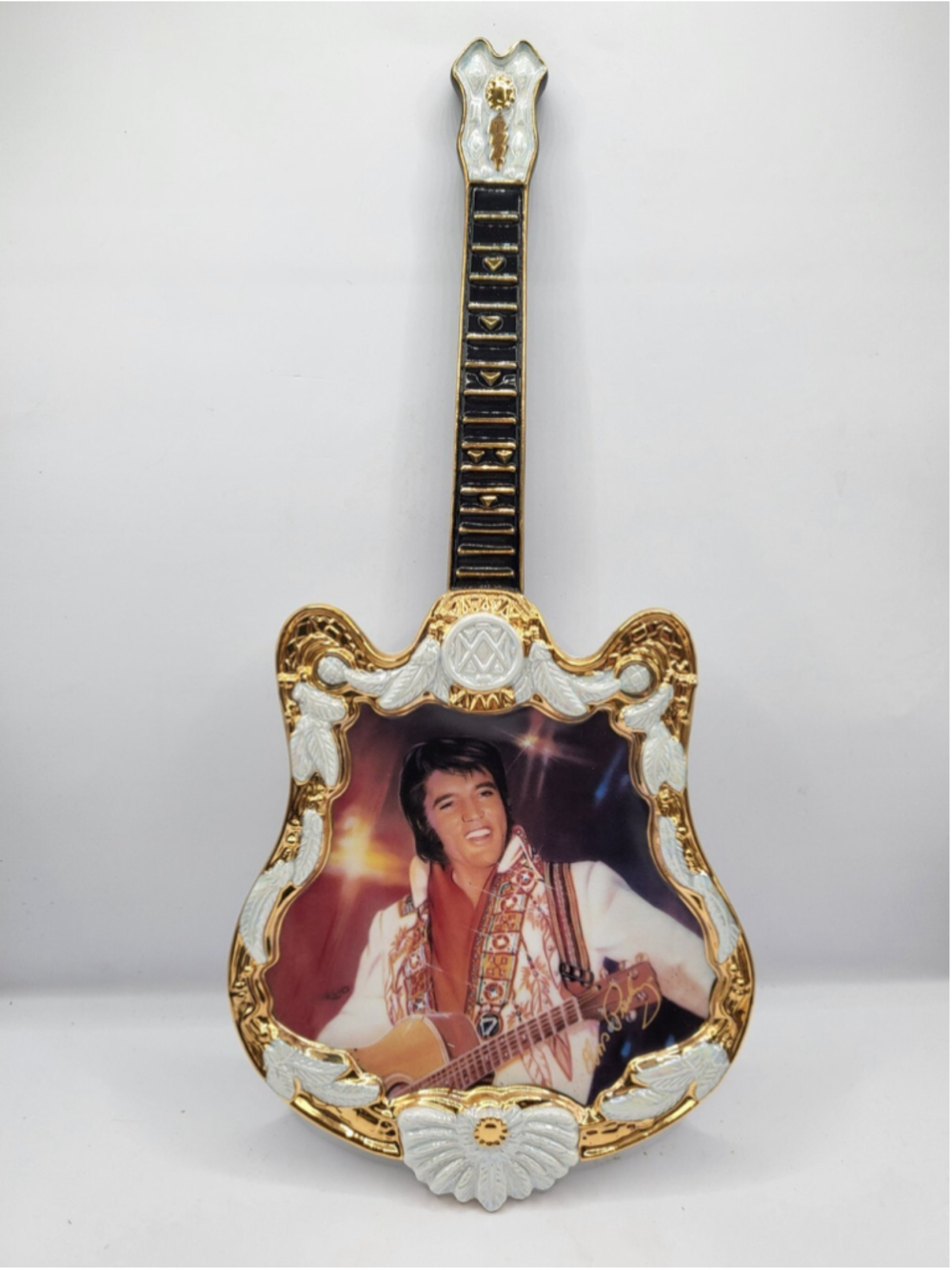 2009 Bradford Elvis Presley Guitar "The Spirit Entertainer of the Century W/ box
